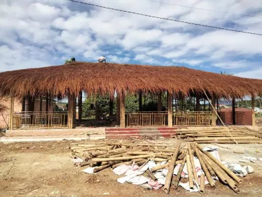Mẫu Mái Lá Resot